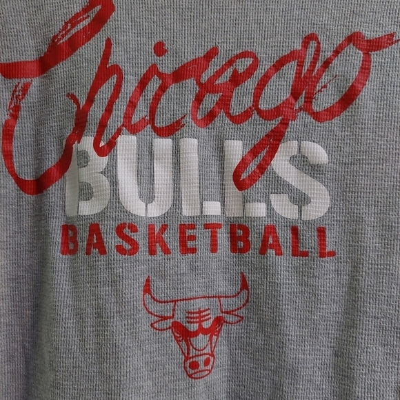 NBA Chicago Bulls Gray Shirt L Thermal Waffle Knit Basketball Net Dri NBA Logo - Picture 8 of 8
